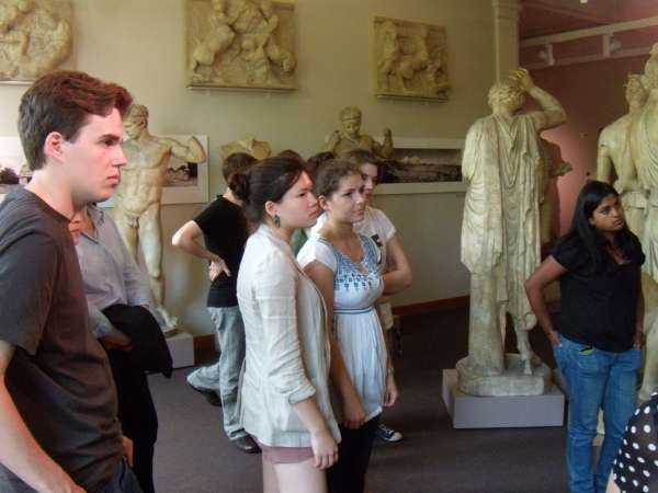 In der Abgusssammlung mit J. Perifanakis